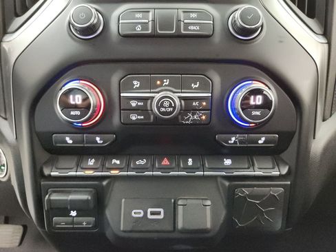 Used 2021 Chevrolet Silverado 2500 LT w/ Convenience Package image 21