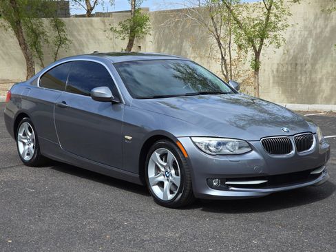Used 2012 BMW 335i xDrive Coupe image 2