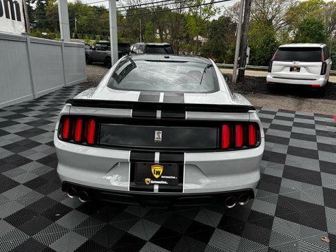 Used 2017 Ford Mustang Shelby GT350 RWD image 5