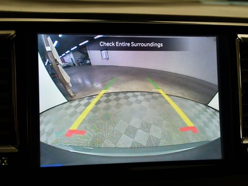 Used 2025 Chrysler Pacifica Select image 29