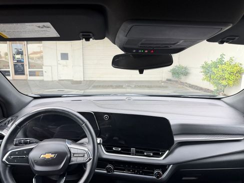 Used 2025 Chevrolet Equinox LT image 34