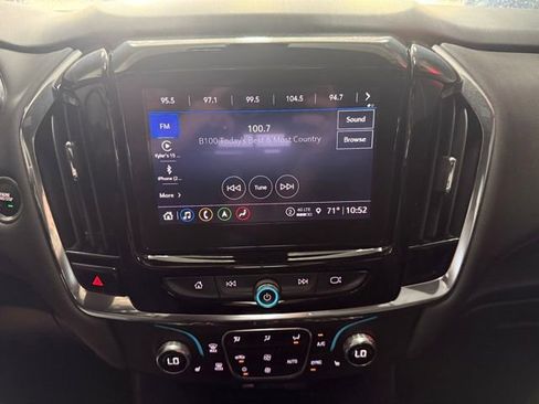 Used 2023 Chevrolet Traverse RS AWD/4WD image 18