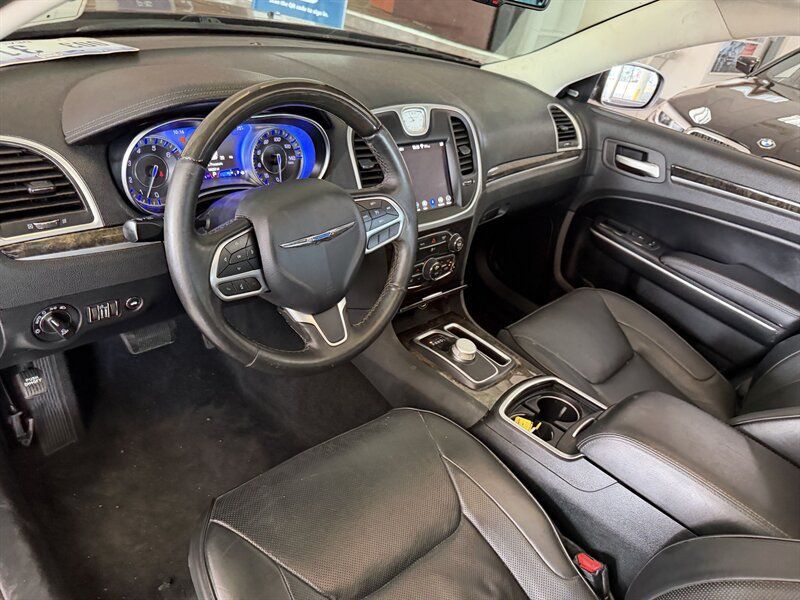 Used 2019 Chrysler 300 Limited RWD image 13