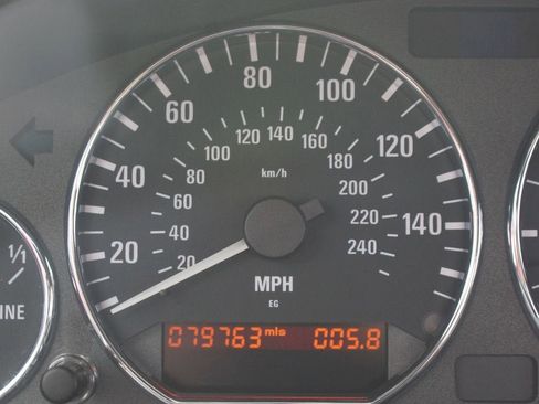 Used 2001 BMW Z3 3.0i RWD image 4