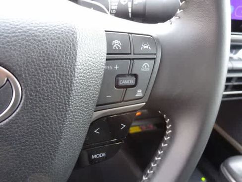 Used 2025 Toyota Camry SE FWD image 17