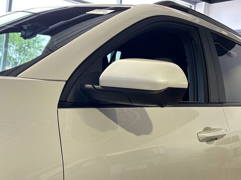 Used 2025 Chevrolet Equinox ACTIV w/ Safety and Technology Package AWD/4WD image 14