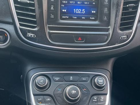 Used 2015 Chrysler 200 Limited image 26