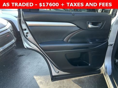 Used 2018 Toyota Highlander XLE image 13