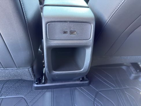 Used 2025 Chevrolet Trax LT w/ LT Convenience Package FWD image 30