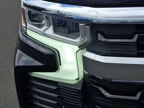 Used 2022 Chevrolet Silverado 1500 LT AWD/4WD image 9