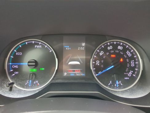 Used 2022 Toyota RAV4 SE w/ Convenience Package image 25