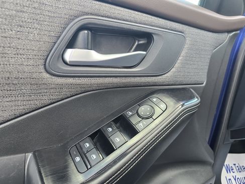 Used 2023 Nissan Rogue SV FWD image 16