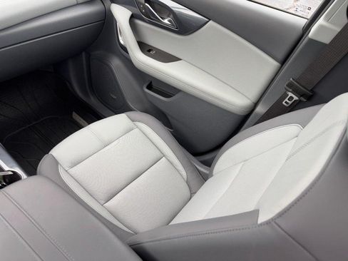 Used 2020 Chevrolet Blazer LT w/ Sound & Technology Package FWD image 14