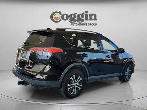 Used 2017 Toyota RAV4 LE image 6