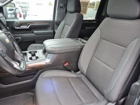 Used 2024 Chevrolet Silverado 2500 LT AWD/4WD image 12
