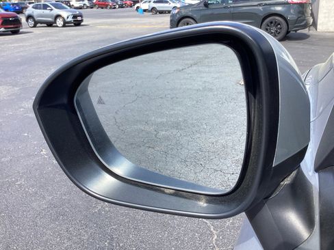 Used 2023 Nissan Rogue SV image 30