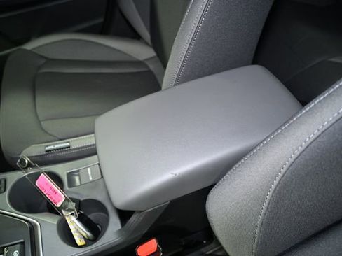 Used 2025 Subaru Crosstrek 2.0i Premium image 24