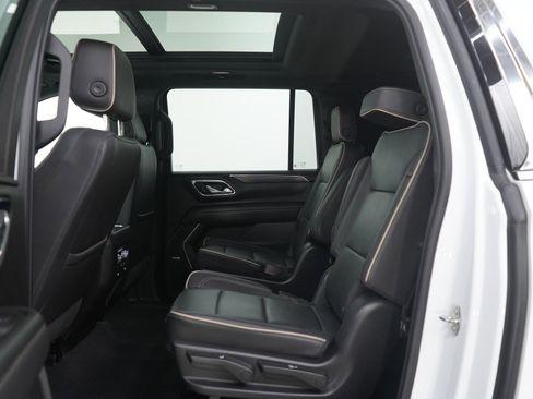 Used 2023 GMC Yukon XL SLT image 20