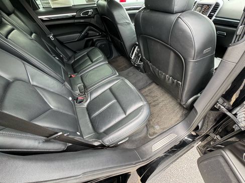 Used 2012 Porsche Cayenne S AWD/4WD image 19
