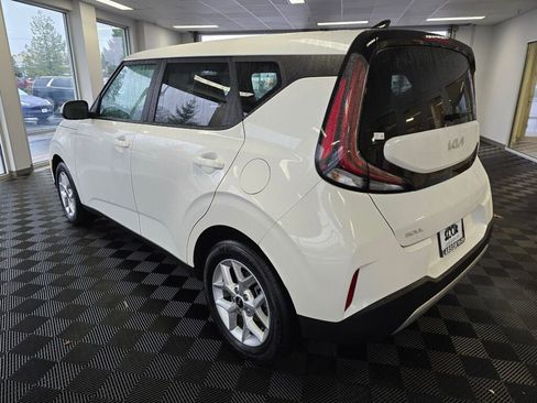 Used 2024 Kia Soul LX w/ Option Group 015 image 5