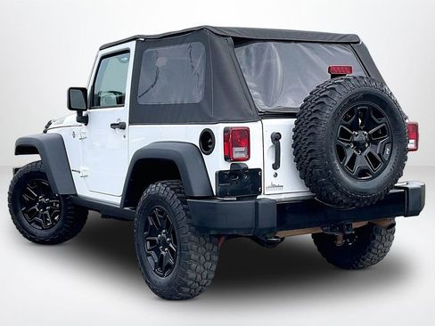 Used 2018 Jeep Wrangler Sport AWD/4WD image 5