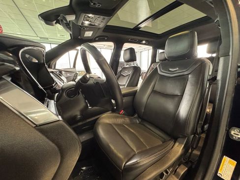 Used 2022 Cadillac XT6 Premium Luxury image 17