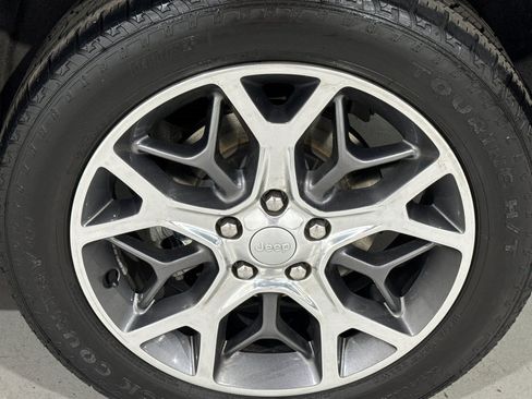 Used 2020 Jeep Grand Cherokee Overland image 8