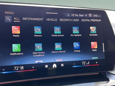 New 2026 BMW X2 xDrive28i w/ Convenience Package image 17