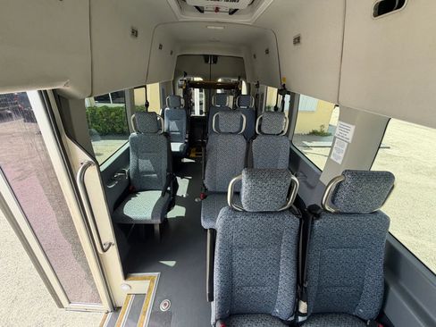 Used 2019 Ford Transit 350 XL RWD image 7