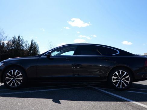 Used 2021 Volvo S90 T6 Momentum image 5