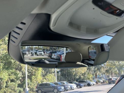 Certified 2025 Volvo XC60 T8 Plus w/ Protection Package Premier image 41