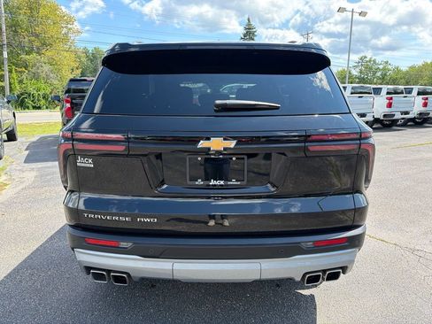 Used 2025 Chevrolet Traverse LT AWD/4WD image 6