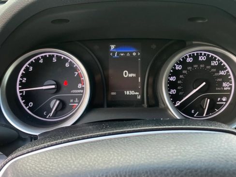 Used 2022 Toyota Camry LE image 3