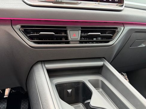 New 2026 Volkswagen Tiguan SE AWD/4WD image 41