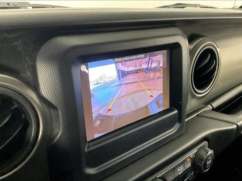 Used 2023 Jeep Gladiator Sport AWD/4WD image 27