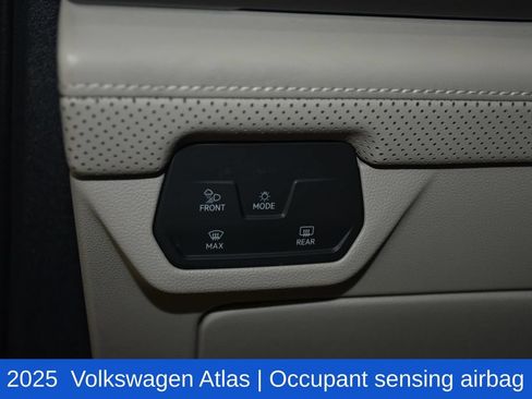 Used 2025 Volkswagen Atlas SE FWD image 10