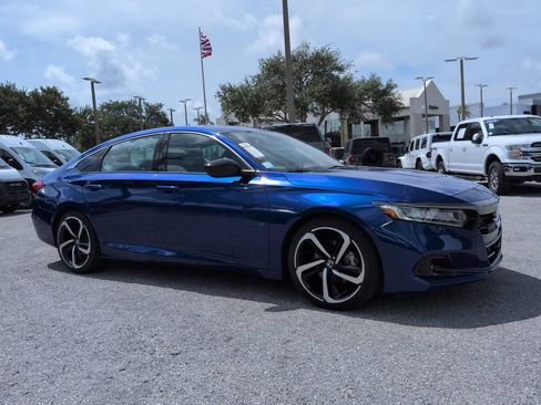 Used 2022 Honda Accord Sport image 2