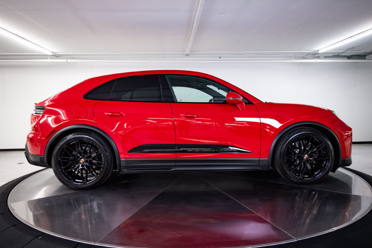 Used 2026 Porsche Macan GTS Electric AWD/4WD image 8