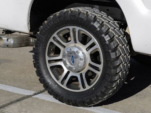 Used 2014 Ford F250 Platinum w/ FX4 Off-Road Package image 47