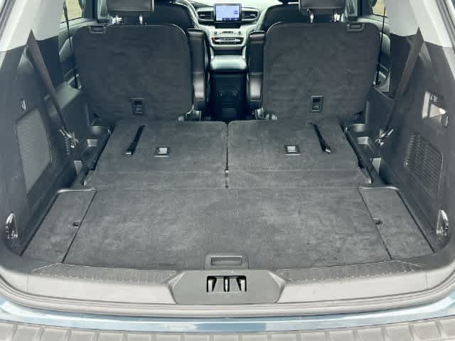 Used 2023 Ford Explorer XLT w/ Equipment Group 202A AWD/4WD image 34