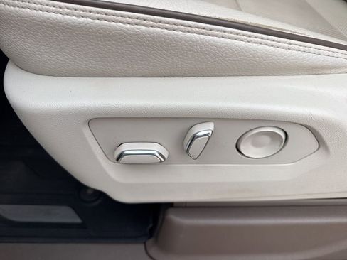 Used 2022 GMC Yukon XL Denali image 16