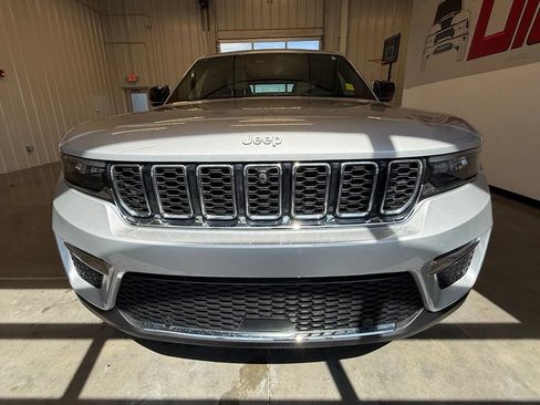 Used 2025 Jeep Grand Cherokee Limited w/ Luxury Tech Group II AWD/4WD image 20