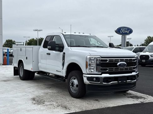 New 2026 Ford F350 XL w/ XL Chrome Package AWD/4WD image 1