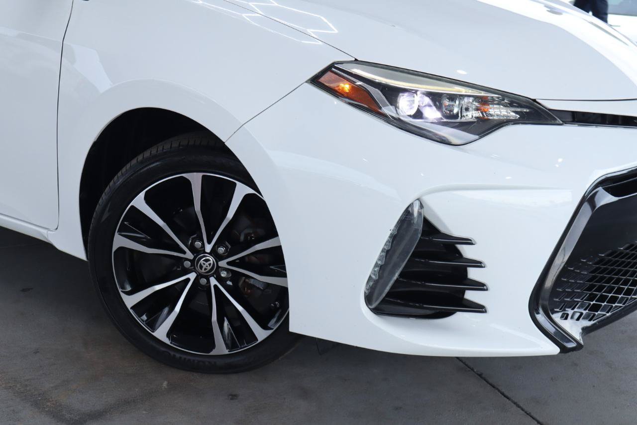 Used 2018 Toyota Corolla SE FWD image 4