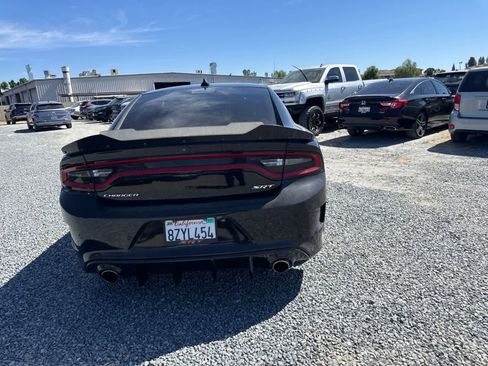 Used 2018 Dodge Charger SRT w/ Technology Group RWD image 6