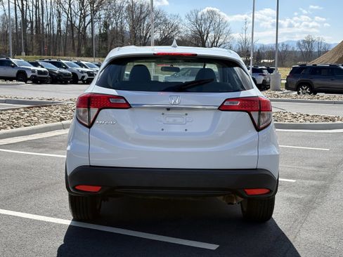 Used 2021 Honda HR-V LX image 10