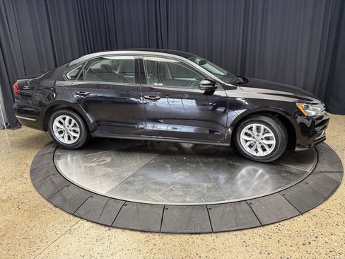 Used 2018 Volkswagen Passat 2.0T S w/ Driver Assistance Package image 9