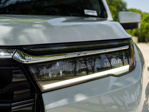Used 2026 Honda Pilot Elite image 11