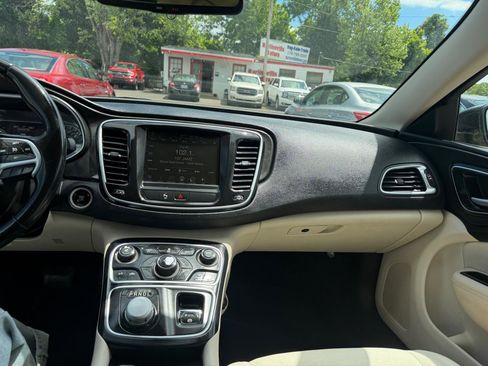 Used 2015 Chrysler 200 Limited w/ Spring Special Group FWD image 21