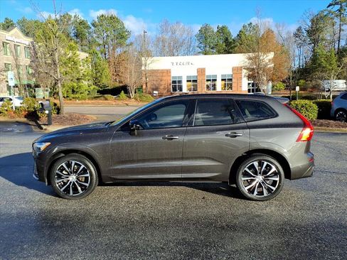 Certified 2023 Volvo XC60 B5 Plus w/ Protection Package Premier image 8